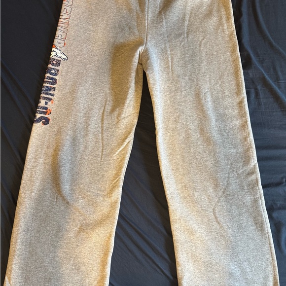 NFL Denver Broncos Women’s Gray Wide Leg Sweatpants sz Large NWT - Picture 4 of 6